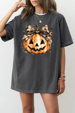 Bow-tied smiling pumpkin tee