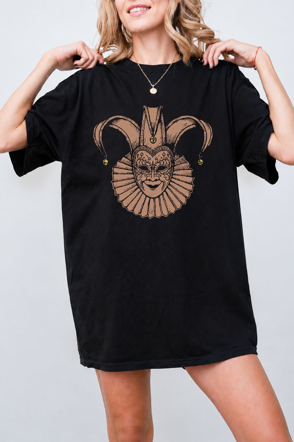Creepy fool masquerade mask tee