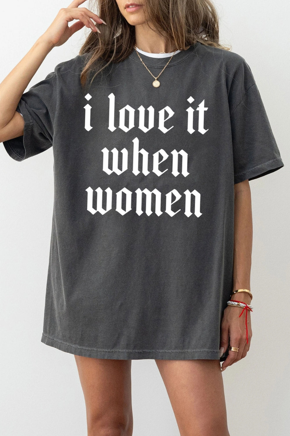 I love it when women tee