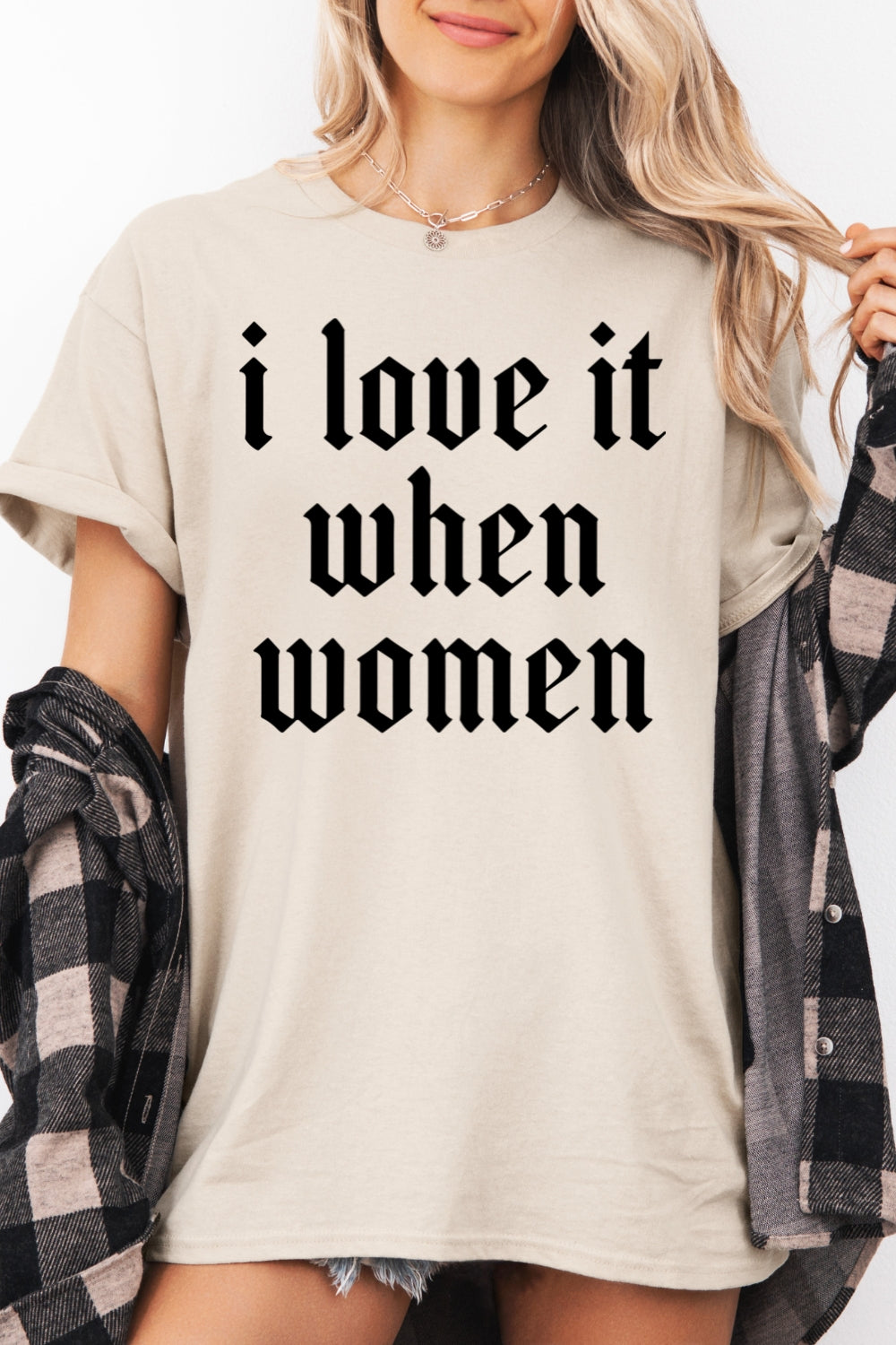 I love it when women tee