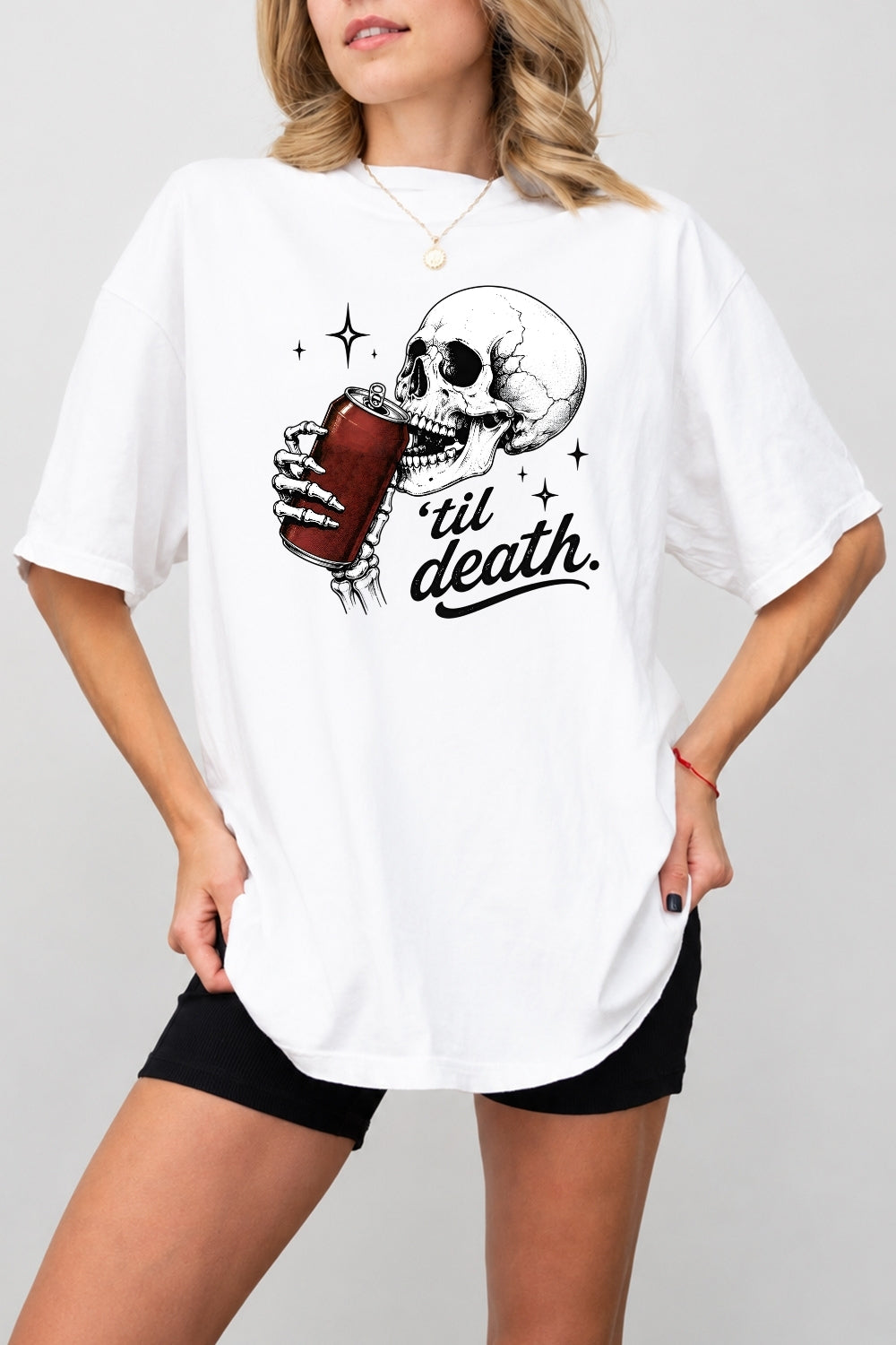 Skull drinking halloween tee