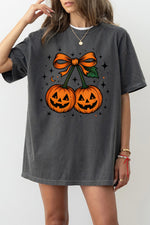 Smiling halloween pumpkin bow tee