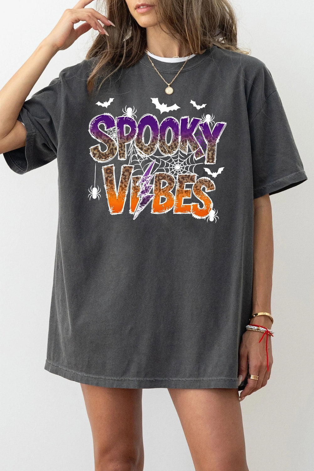 Spooky vibes bats tee