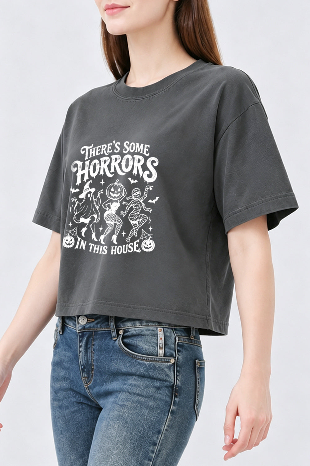 There's some horrors in this house crop top
