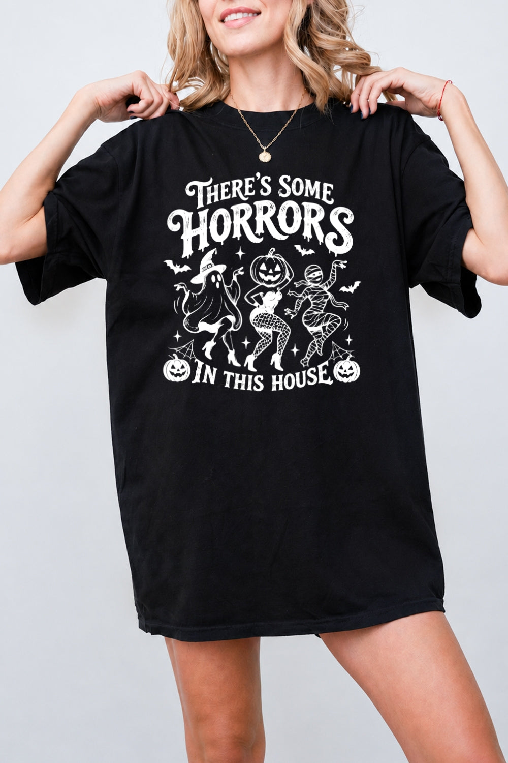 There's some horrors in this house tee